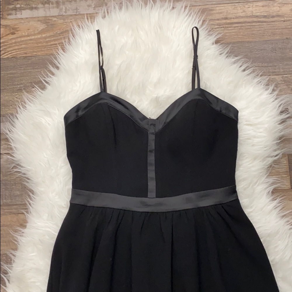 Guess • LBD - Picture 3 of 8